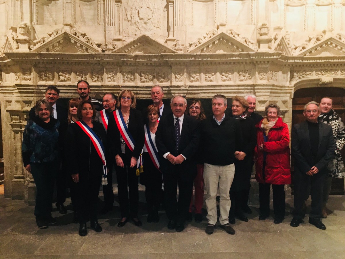 Compte rendu du conseil municipal du 18 février 2018 dans la Salle d'Honneur du Château de Gordes