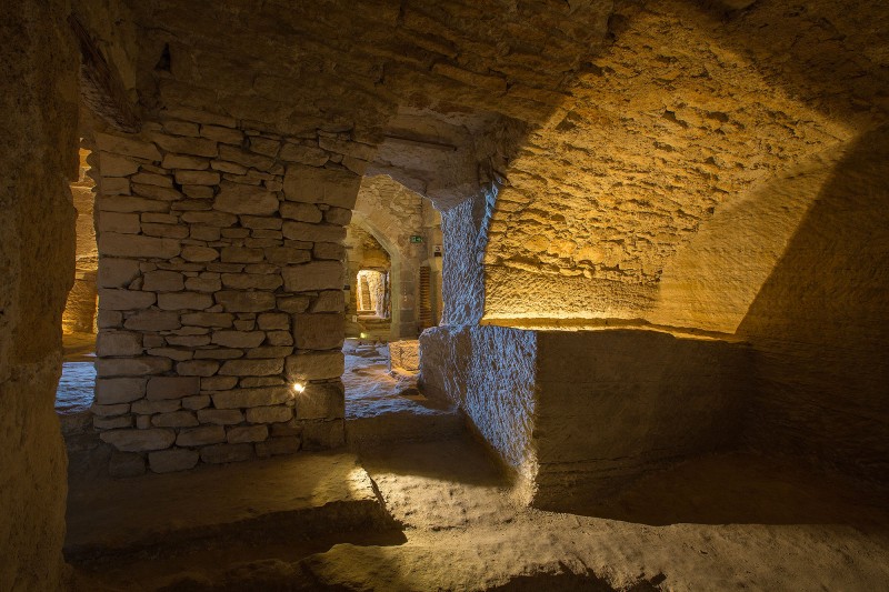 Die Keller des Palastes Saint-Firmin
